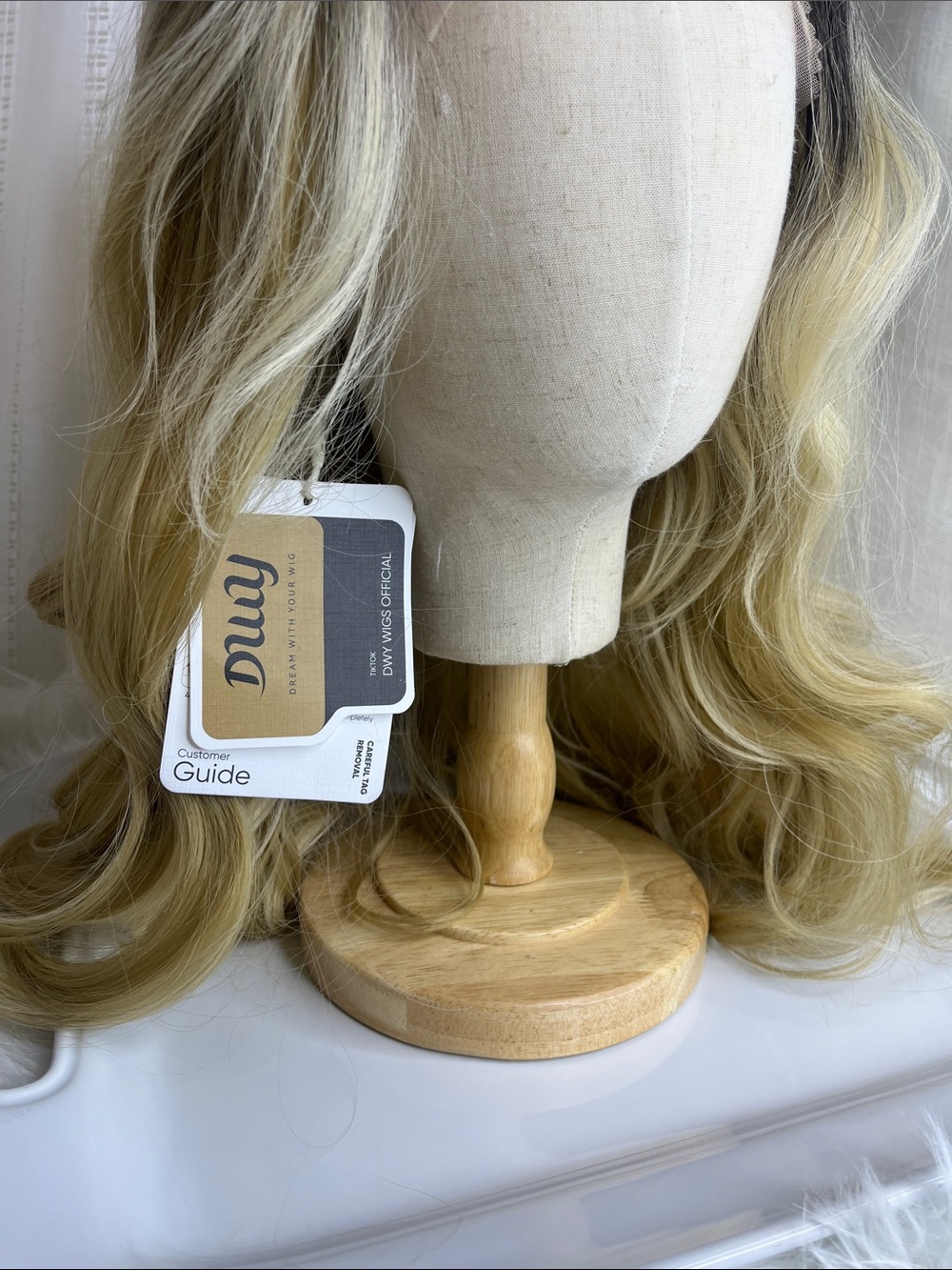 DWY Lace front NWT Ombre Blonde Wavy wig with Subtle Ash Highlights